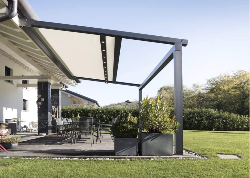 Pergola an Dachsparren